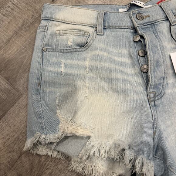 Celebrity Pink Women's Hi-Rise Denim Shorts Distressed Light Wash Shorts 11 New - Picture 2 of 7